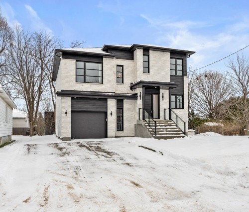 7 Rue Lavigne  Boisbriand, QC J7G 1P2