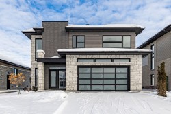 1105 Rue Jean-Vallerand  Boucherville, QC J4B 0H5