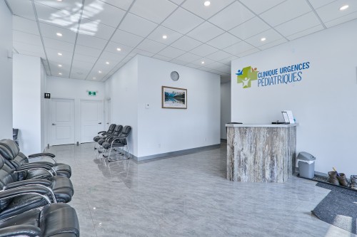 Commerce - 1120 Boul. Du Curé-Labelle, Blainville, QC - Indoor Photo Showing Other Room