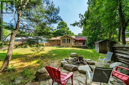 16 MUNDY AVENUE  Tiny, ON L9M 0B5