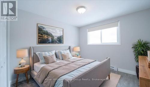 118 Chandler Drive, Kitchener, ON - Indoor Photo Showing Bedroom