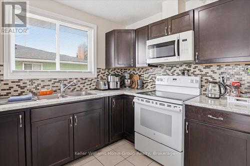 118 Chandler Drive, Kitchener, ON - Indoor Photo Showing Kitchen With Double Sink