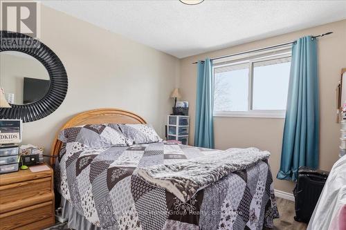 118 Chandler Drive, Kitchener, ON - Indoor Photo Showing Bedroom