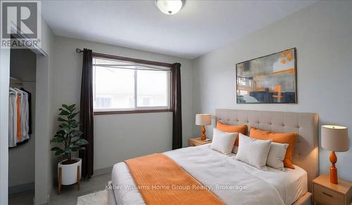 118 Chandler Drive, Kitchener, ON - Indoor Photo Showing Bedroom