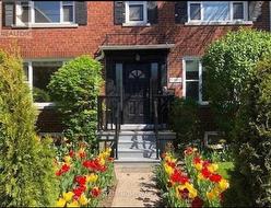 SIDE - 274 RUMSEY ROAD Toronto, ON M4G 1R2