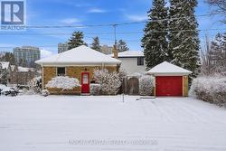 71 STUART CRESCENT  Toronto, ON M2N 1A8