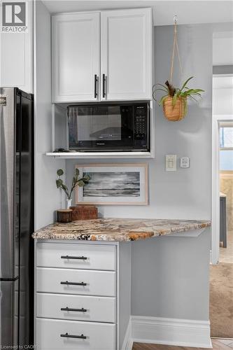 486 East 38Th Street, Hamilton, ON - Indoor Photo Showing Kitchen