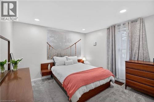 486 East 38Th Street, Hamilton, ON - Indoor Photo Showing Bedroom