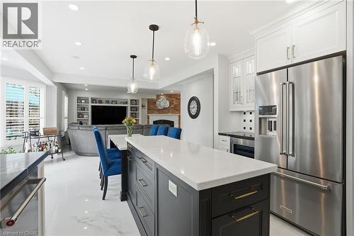 3192 Colebrook Court, Mississauga, ON - Indoor Photo Showing Kitchen With Upgraded Kitchen