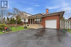 61 FOREST AVENUE Mississauga, ON L5G 1L3