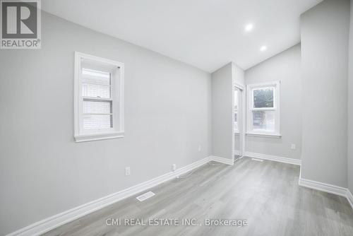 86 Adair Avenue S, Hamilton, ON - Indoor Photo Showing Other Room