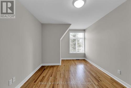145 Manorhill Private, Ottawa, ON - Indoor Photo Showing Other Room