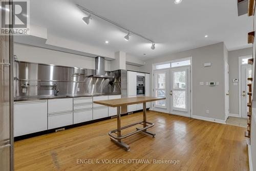 145 Manorhill Private, Ottawa, ON - Indoor