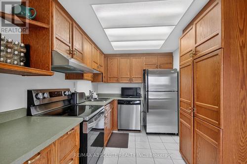 231 Harriot Private, Ottawa, ON - Indoor Photo Showing Kitchen