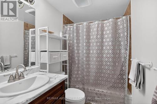 231 Harriot Private, Ottawa, ON - Indoor Photo Showing Bathroom