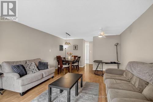 231 Harriot Private, Ottawa, ON - Indoor Photo Showing Living Room