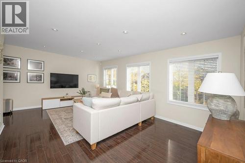 3140 Edgar Avenue, Burlington, ON - Indoor Photo Showing Living Room