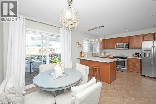 Spacious & Bright Dining Area w/w-o to Deck - 3140 Edgar Avenue, Burlington, ON - Indoor