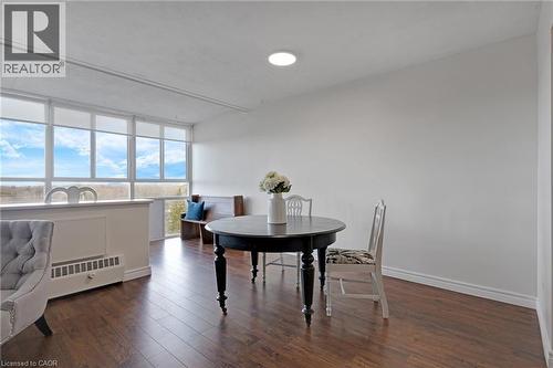 24 Midland Drive Unit# 708, Kitchener, ON - Indoor Photo Showing Dining Room