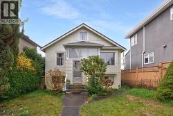 7405 WEST BOULEVARD  Vancouver, BC V6P 5S2