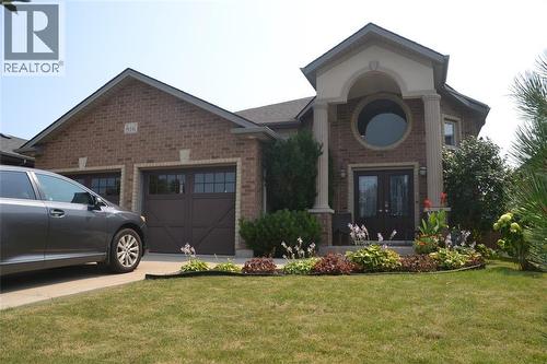 816 MANHATTAN DRIVE  Sarnia, ON N7S 0A4