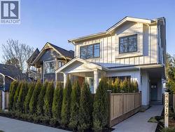 2 3919 W 18TH AVENUE  Vancouver, BC V6S 1B6