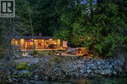 808 SEYMOUR BOULEVARD  North Vancouver, BC V7J 2J6