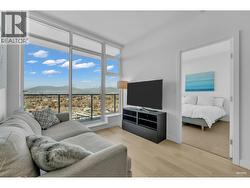 1707 4638 GLADSTONE STREET  Vancouver, BC V5N 0G5