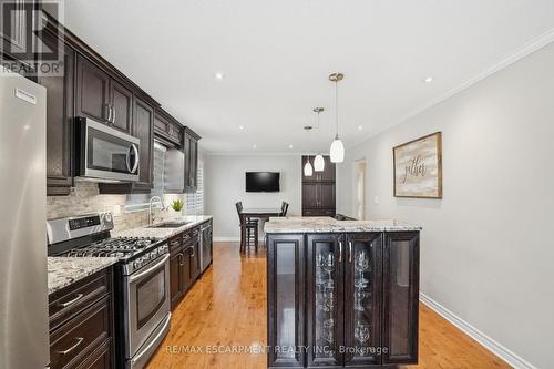 1995 Kerns Road, Burlington, ON - Indoor Photo Showing Kitchen With Upgraded Kitchen