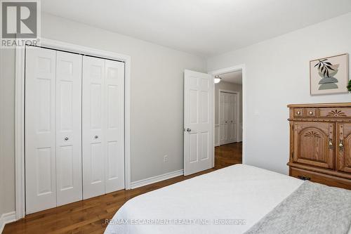 1995 Kerns Road, Burlington, ON - Indoor Photo Showing Bedroom