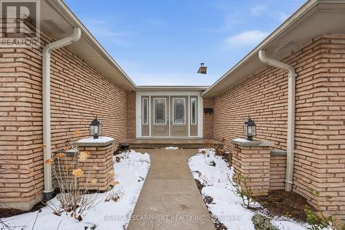 1995 Kerns Road, Burlington, ON - Outdoor