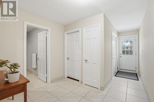 1995 Kerns Road, Burlington, ON - Indoor Photo Showing Other Room