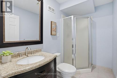 1995 Kerns Road, Burlington, ON - Indoor Photo Showing Bathroom