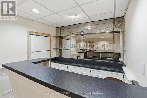 1995 Kerns Road, Burlington, ON - Indoor