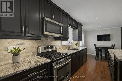 1995 Kerns Road, Burlington, ON - Indoor Photo Showing Kitchen With Upgraded Kitchen