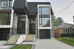 17A PINE AVENUE N  Mississauga, ON L5H 2P9