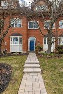 68 TRADEWIND DRIVE  Oakville, ON L6L 6K8