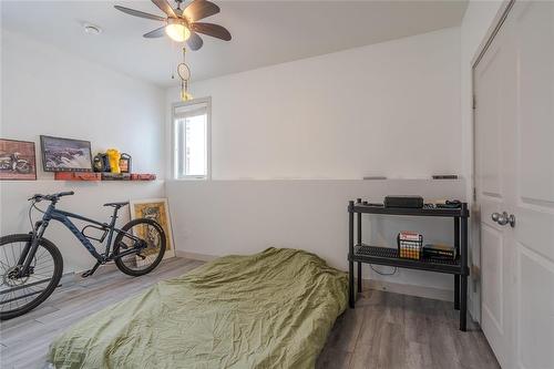 20 37 Willow Street, Mitchell, MB - Indoor Photo Showing Bedroom