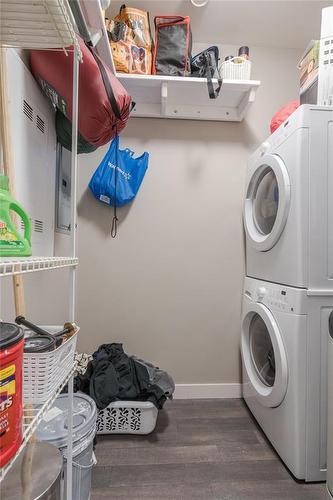 20 37 Willow Street, Mitchell, MB - Indoor Photo Showing Laundry Room