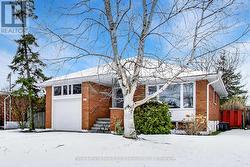 25 SANDRINGHAM AVENUE  Hamilton (Westcliffe), ON L9C 2H3