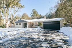 234 PINETREE WAY  Mississauga, ON L5G 2R2