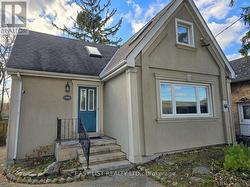 1568 CAWTHRA COURT  Mississauga, ON L5G 4L3