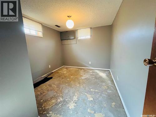 45 6Th Avenue Ne, Swift Current, SK - Indoor