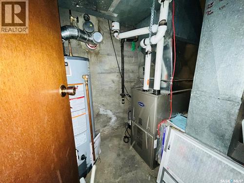 45 6Th Avenue Ne, Swift Current, SK - Indoor Photo Showing Basement