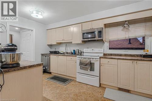 2 Envoy Boulevard, Hamilton, ON - Indoor Photo Showing Kitchen