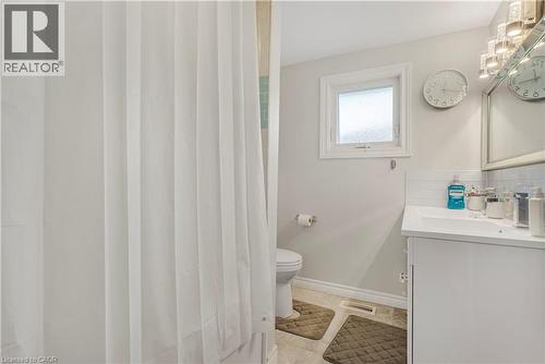 2 Envoy Boulevard, Hamilton, ON - Indoor Photo Showing Bathroom