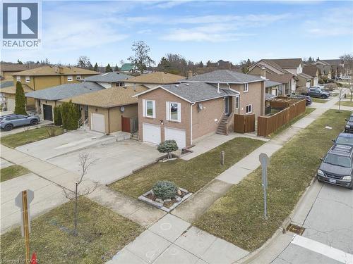 2 Envoy Boulevard, Hamilton, ON - Outdoor