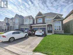 7 CHARLES WHITE COURT  East Gwillimbury, ON L9N 0T7