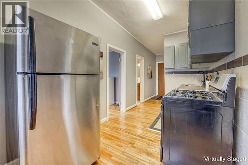 1548 St. Clair Parkway Unit# 1 Upper, St Clair, ON - Indoor Photo Showing Laundry Room