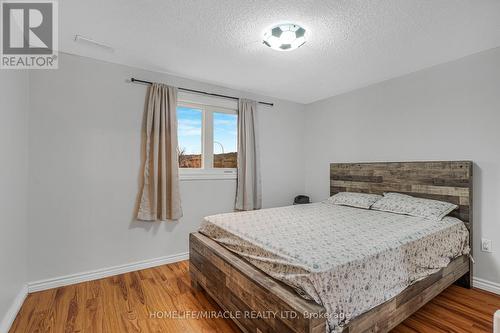 2 Envoy Boulevard, Hamilton, ON - Indoor Photo Showing Bedroom